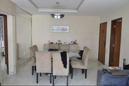 Apartamento à venda com 85m², 2 quartos e 1 vagaSala