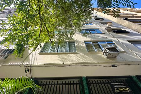 Apartamento à venda com 56m², 1 quarto e sem vaga Apartamento à venda com 56m², 1 quarto e sem vagaFachada