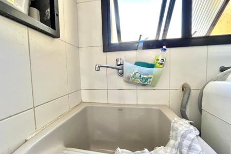 Apartamento à venda com 99m², 3 quartos e 2 vagas Apartamento à venda com 99m², 3 quartos e 2 vagasÁrea de Serviço