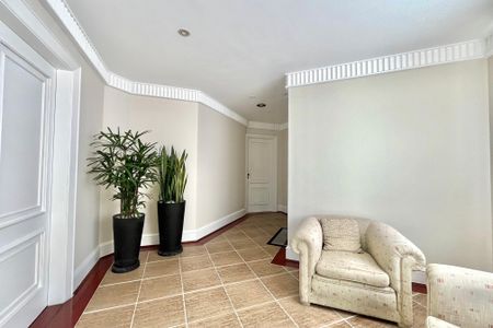 Apartamento à venda com 99m², 3 quartos e 2 vagas Apartamento à venda com 99m², 3 quartos e 2 vagasHall social