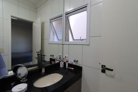 Apartamento à venda com 122m², 2 quartos e 2 vagasBanheiro da Suíte