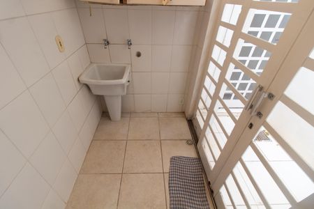Casa à venda com 160m², 3 quartos e 2 vagas Casa à venda com 160m², 3 quartos e 2 vagasÁrea de Serviço