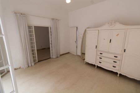 Casa à venda com 160m², 3 quartos e 2 vagas Casa à venda com 160m², 3 quartos e 2 vagasQuarto 1