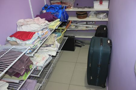 Casa à venda com 238m², 3 quartos e 3 vagasCloset Suíte 2