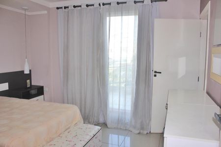 Casa à venda com 238m², 3 quartos e 3 vagasSuíte 2