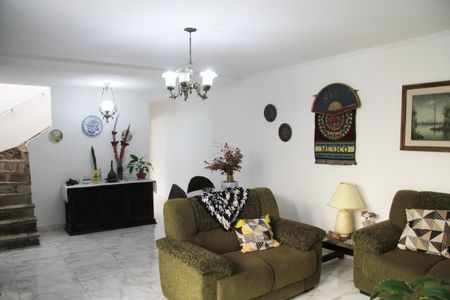 Casa à venda com 380m², 3 quartos e 2 vagasSala