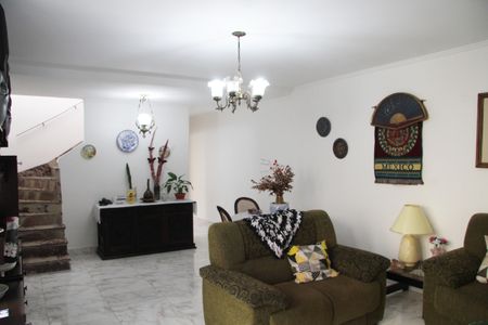 Casa à venda com 380m², 3 quartos e 2 vagasSala