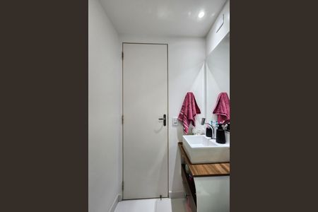 Apartamento à venda com 60m², 2 quartos e 1 vaga Apartamento à venda com 60m², 2 quartos e 1 vagaBanheiro