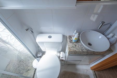 Apartamento à venda com 65m², 2 quartos e 2 vagas Apartamento à venda com 65m², 2 quartos e 2 vagasSuíte Banheiro