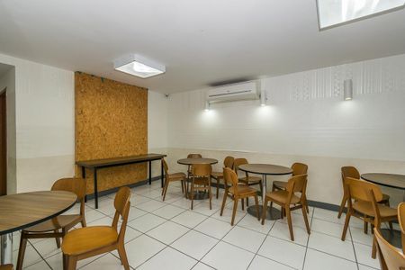 Apartamento à venda com 47m², 2 quartos e 1 vaga Apartamento à venda com 47m², 2 quartos e 1 vagaÁrea comum - Salão de festas