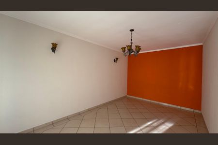 Casa à venda com 176m², 4 quartos e 2 vagasSala