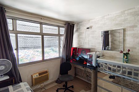 Apartamento para alugar com 143m², 4 quartos e 1 vaga Apartamento para alugar com 143m², 4 quartos e 1 vagaQuarto