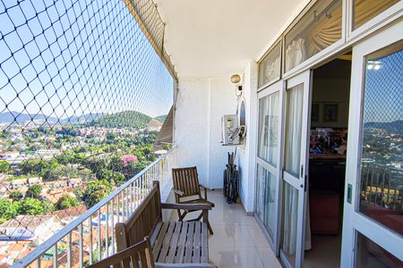 Apartamento para alugar com 143m², 4 quartos e 1 vaga Apartamento para alugar com 143m², 4 quartos e 1 vagaVaranda