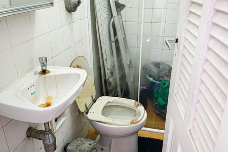 Apartamento para alugar com 143m², 4 quartos e 1 vaga Apartamento para alugar com 143m², 4 quartos e 1 vagaBanheiro de Serviço