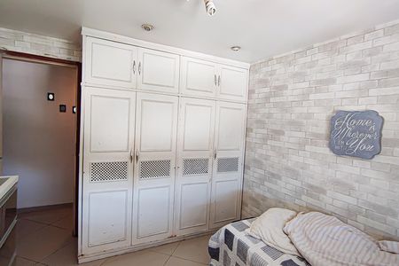Apartamento para alugar com 143m², 4 quartos e 1 vaga Apartamento para alugar com 143m², 4 quartos e 1 vagaQuarto