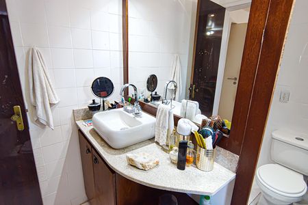 Apartamento para alugar com 143m², 4 quartos e 1 vaga Apartamento para alugar com 143m², 4 quartos e 1 vagaSuíte Banheiro