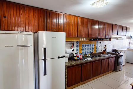 Apartamento para alugar com 143m², 4 quartos e 1 vaga Apartamento para alugar com 143m², 4 quartos e 1 vagaCozinha e Área de Serviço