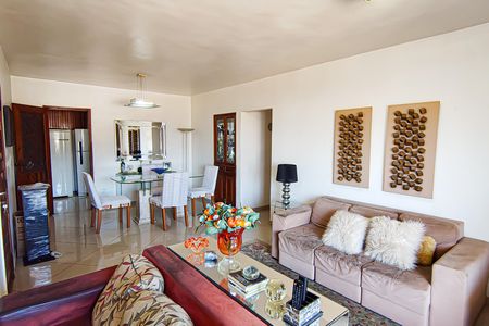 Apartamento para alugar com 143m², 4 quartos e 1 vaga Apartamento para alugar com 143m², 4 quartos e 1 vagaSala