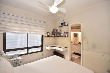 Apartamento à venda com 250m², 4 quartos e 4 vagasSuíte 2