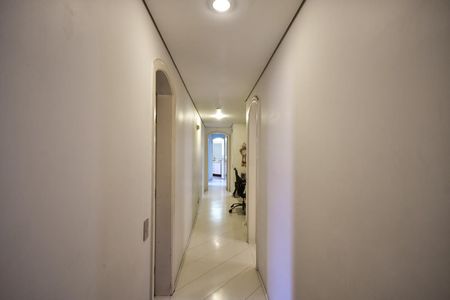 Apartamento à venda com 250m², 4 quartos e 4 vagasCorredor