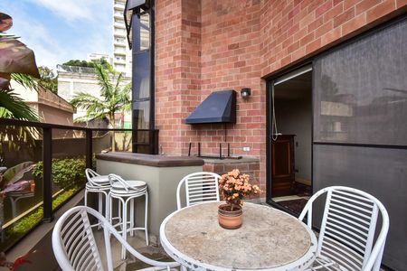 Apartamento à venda com 250m², 4 quartos e 4 vagasVaranda