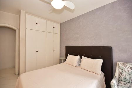 Apartamento à venda com 250m², 4 quartos e 4 vagasSuíte 2