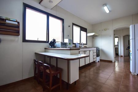 Apartamento à venda com 250m², 4 quartos e 4 vagasCozinha