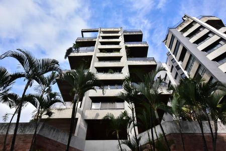 Apartamento à venda com 250m², 4 quartos e 4 vagasFachada