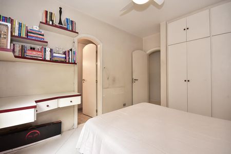 Apartamento à venda com 250m², 4 quartos e 4 vagasSuíte 2