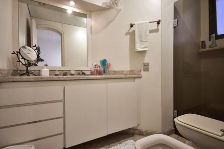 Apartamento à venda com 250m², 4 quartos e 4 vagasBanheiro Suíte 1