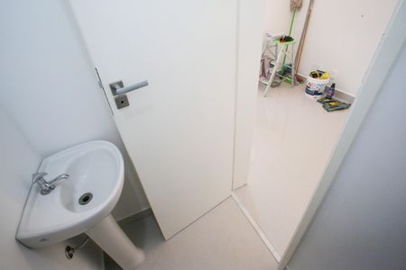 Apartamento à venda com 102m², 4 quartos e 1 vaga Apartamento à venda com 102m², 4 quartos e 1 vagaBanheiro de serviço