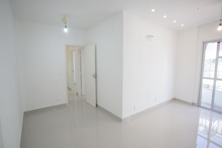 Apartamento à venda com 102m², 4 quartos e 1 vaga Apartamento à venda com 102m², 4 quartos e 1 vagaSala