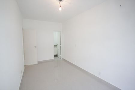 Apartamento à venda com 102m², 4 quartos e 1 vaga Apartamento à venda com 102m², 4 quartos e 1 vagaQuarto Suíte