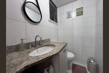 Apartamento à venda com 70m², 2 quartos e 1 vaga Apartamento à venda com 70m², 2 quartos e 1 vagaSuíte - Banheiro