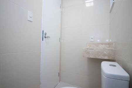 Apartamento à venda com 80m², 2 quartos e 1 vaga Apartamento à venda com 80m², 2 quartos e 1 vagaBanheiro da Suíte