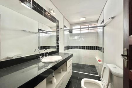 Casa à venda com 115m², 3 quartos e 3 vagas Casa à venda com 115m², 3 quartos e 3 vagasBanheiro
