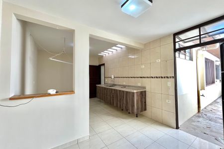 Casa à venda com 115m², 3 quartos e 3 vagas Casa à venda com 115m², 3 quartos e 3 vagasCozinha