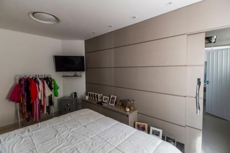 Casa de condomínio à venda com 500m², 4 quartos e 4 vagas Casa de condomínio à venda com 500m², 4 quartos e 4 vagasSuíte