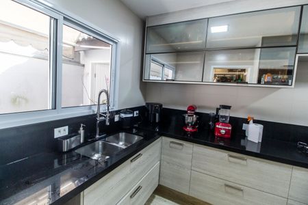 Casa de condomínio à venda com 500m², 4 quartos e 4 vagas Casa de condomínio à venda com 500m², 4 quartos e 4 vagasCozinha