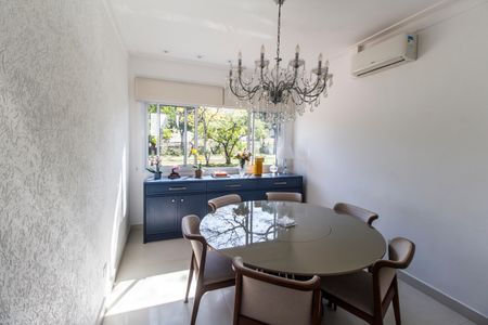 Casa de condomínio à venda com 500m², 4 quartos e 4 vagas Casa de condomínio à venda com 500m², 4 quartos e 4 vagasSala