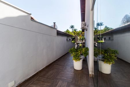 Casa de condomínio à venda com 500m², 4 quartos e 4 vagas Casa de condomínio à venda com 500m², 4 quartos e 4 vagasCorredor