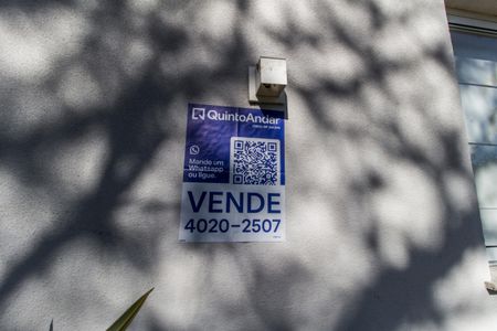 Casa de condomínio à venda com 500m², 4 quartos e 4 vagas Casa de condomínio à venda com 500m², 4 quartos e 4 vagasVista da Rua