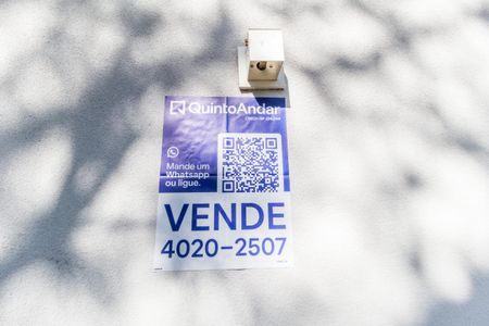 Casa de condomínio à venda com 500m², 4 quartos e 4 vagas Casa de condomínio à venda com 500m², 4 quartos e 4 vagasVista da Rua