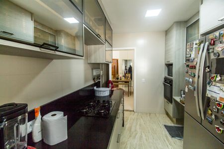 Casa de condomínio à venda com 500m², 4 quartos e 4 vagas Casa de condomínio à venda com 500m², 4 quartos e 4 vagasCozinha