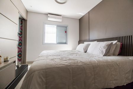 Casa de condomínio à venda com 500m², 4 quartos e 4 vagas Casa de condomínio à venda com 500m², 4 quartos e 4 vagasSuíte