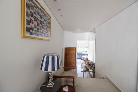 Casa de condomínio à venda com 500m², 4 quartos e 4 vagas Casa de condomínio à venda com 500m², 4 quartos e 4 vagasEntrada