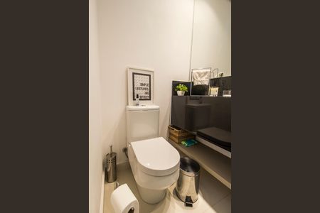 Casa de condomínio à venda com 500m², 4 quartos e 4 vagas Casa de condomínio à venda com 500m², 4 quartos e 4 vagasLavabo