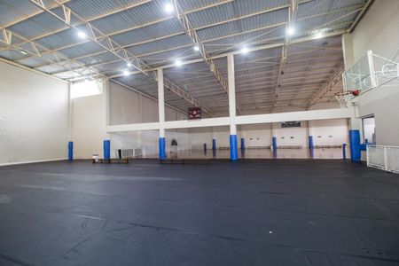 Casa de condomínio à venda com 500m², 4 quartos e 4 vagas Casa de condomínio à venda com 500m², 4 quartos e 4 vagasQuadra Esportiva