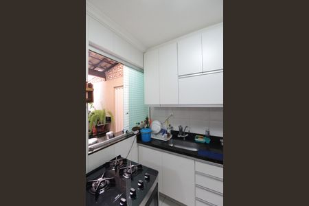 Casa de condomínio à venda com 64m², 2 quartos e 1 vagaCozinha