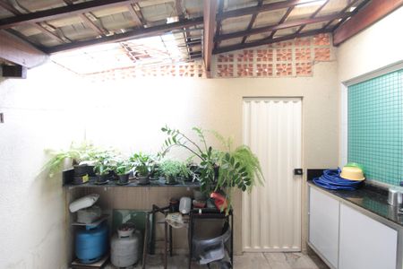 Casa de condomínio à venda com 64m², 2 quartos e 1 vagaÁrea Privativa